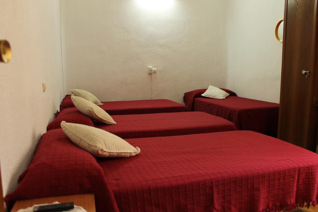 Hostal Xucar Madrid Habitación foto